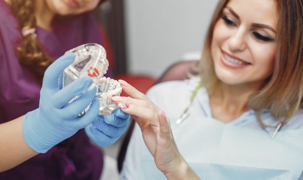 beautiful-girl-sitting-dentist-s-office (1)